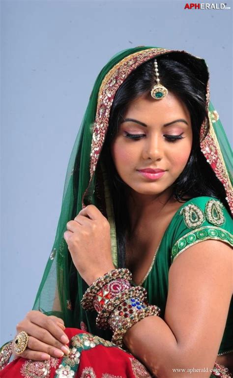 Rachana Mourya Hot In Saree