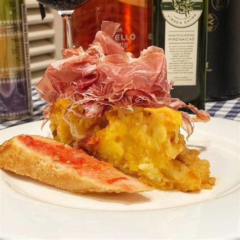 Pincho De Tortilla Con Jamon Mantequer As Pirenaicas Barcelona