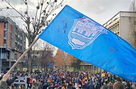 Sos Taksi Novi Sad Otvorena Linija Za Studente Kako Bi Ih Taksisti U