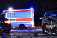 Wiesbadenaktuell Crash Auf Kreuzung Mit Vier Verletzten