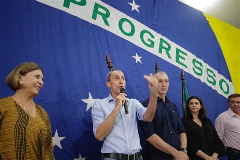 Miguel Vaz é confirmado candidato a prefeito apoio de oito partidos