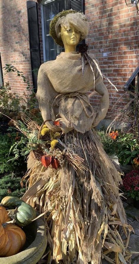 Pin By Stephanie Froemke Nielsen On Scarecrow Newspaper Crafts Diy