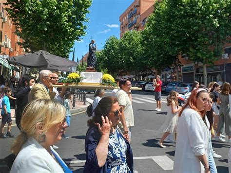 Procesion Parroquia San Juan De Vila