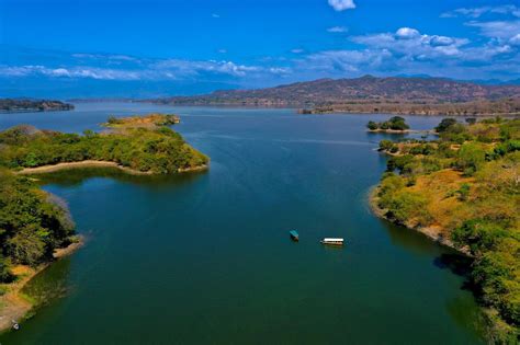 Equipos Del Marn Realizan Limpieza De Ninfas En Embalse Del Cerrón