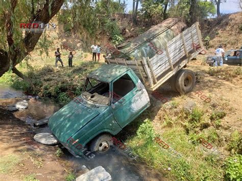 Mujer Que Lavaba Ropa En El Rio Es Impactada Por Una Camioneta Que Se