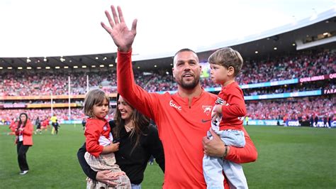 Retired Afl Great Lance Franklin Makes An Emotional Farewell To Sydney