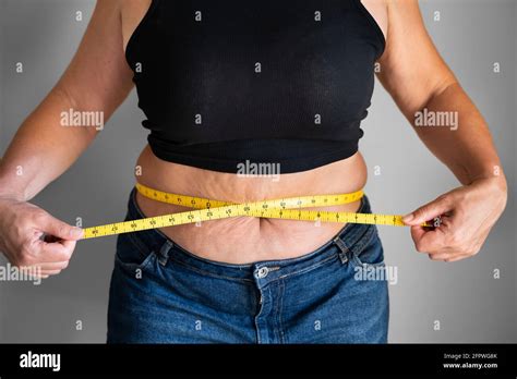 Bauchfett Frau Mature Fotos Und Bildmaterial In Hoher Aufl Sung Alamy