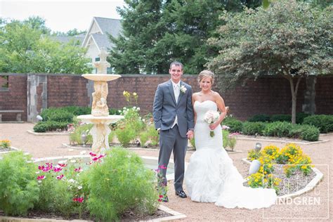 Danielle And Stephen Des Moines Rollins Mansion Wedding Des Moines