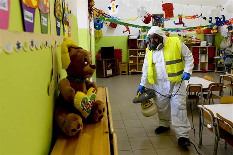 Coronavirus Scuole Chiuse Per Un Altra Settimana Conferme In