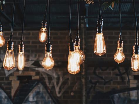 Es werde Licht: Das sind die Lampen-Trends 2021 - Haushalts-Magazin.de