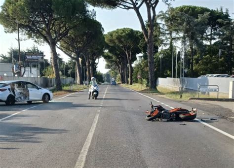 Velletri Incidente In Via Appia Sud Motociclista Di Cisterna