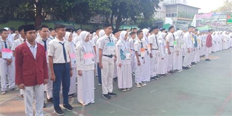 Upacara Hari Pertama Sekolah Man 15 Jakarta Man 15 Jakarta Timur