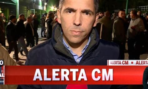 Jornalista Da CMTV Atacado Em Direto Tentam Roubar Lhe O Microfone