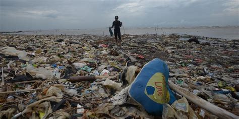 Tercemar Mikroplastik Kondisi Sungai Cisadane Mengkhawatirkan