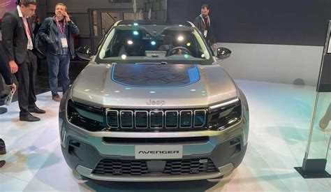 Premier Bain De Foule Pour La Jeep Avenger Au Mondial De L Automobile