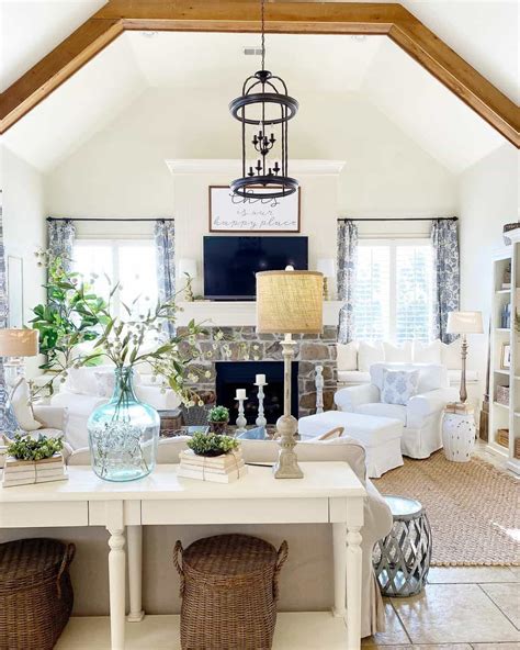 Farmhouse Living Room With Vaulted Ceilings Soul Lane