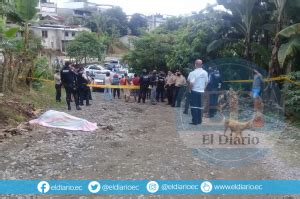 Manab El Cad Ver De Un Hombre Es Hallado En Un Camino Empedrado El