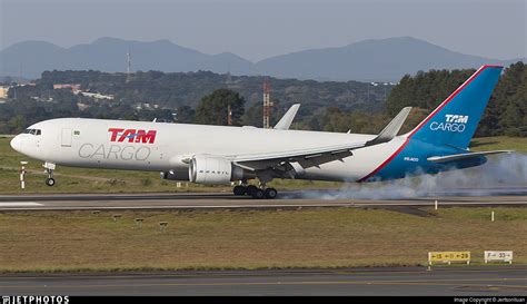 Pr Aco Boeing F Er Tam Cargo Jerfsonlluan Jetphotos