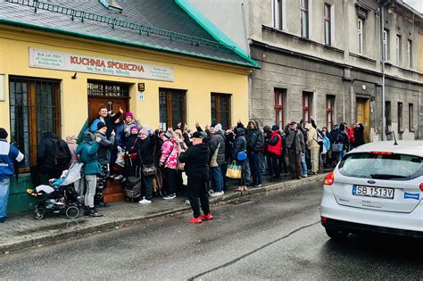 Wi Teczne Paczki Dla Podopiecznych Towarzystwa Pomocy Im W Brata