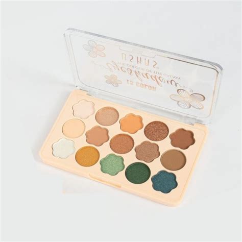 Paleta De Sombras Satinadas Tonos Ushas Gisele Stephanie S R L