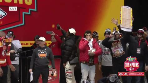 Live Blog Chiefs Kingdom Champions Parade Kicks Off In Downtown Kansas City