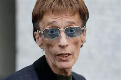 Bee Gee Robin Gibb Frail Singer Is Battling Liver Cancer Mirror Online