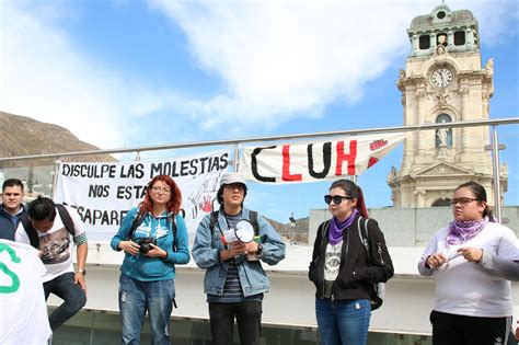 Acoso Sexual En La Uaeh Estudiantes Protestan Fotos Desde Abajo Mx