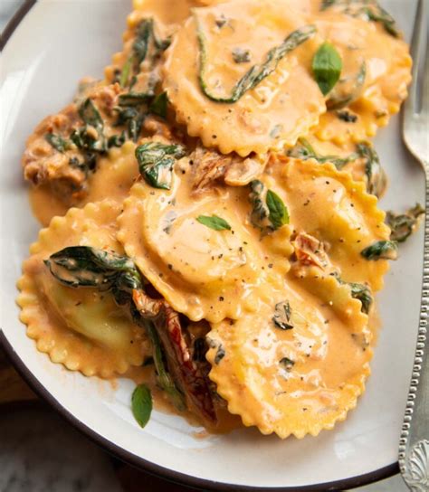 Creamy Tuscan Ravioli Don T Go Bacon My Heart