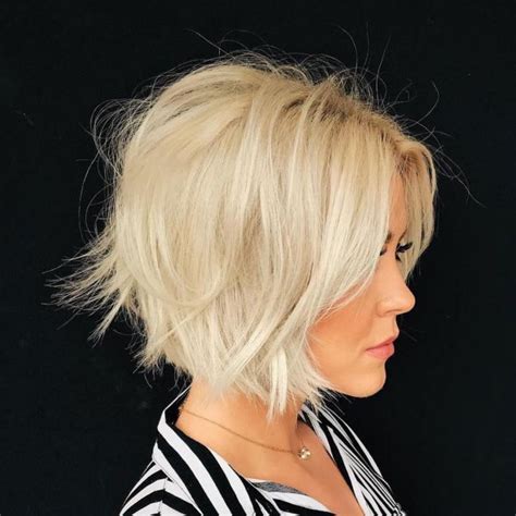 Chin Length Choppy Bob With Flyaways Messy Bob Hairstyles Messy