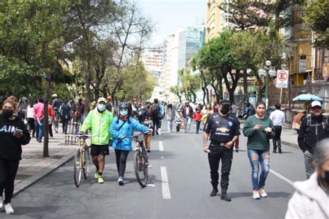 En El Día Del Peatón Se Desplazarán 300 Efectivos De Transito En La Paz T Informas Bolivia