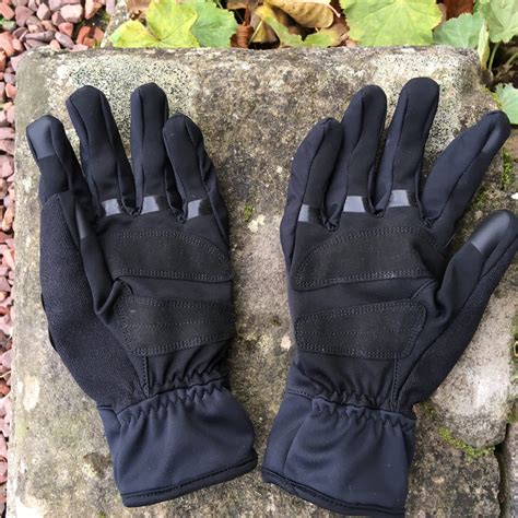 15 Winter Mtb Gloves Put To The Test In The Cold Rain Or Freezing Temperatures Singletracks