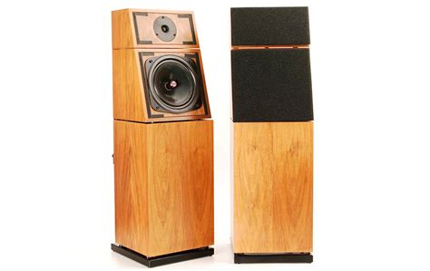 50 best vintage speakers that give odds to modern systems