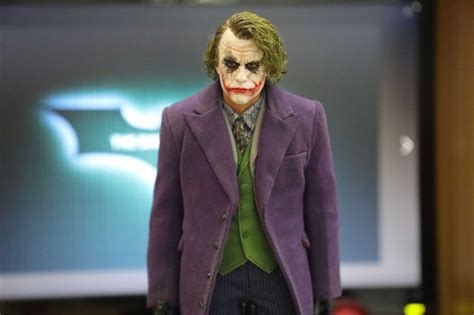 Hot Toys DX11 The Joker Sharing Figround
