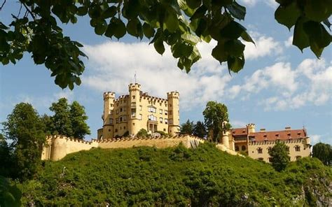 HOHENSCHWANGAU CASTLE - Castle Tourist