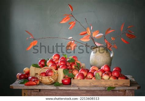 Red Apple On Table: Over 222,399 Royalty-Free Licensable Stock Photos ...