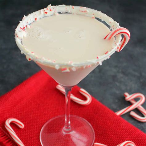 Peppermint Bark Martini ⋆ Real Housemoms