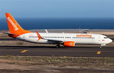 Un Boeing 737 de Sunwing en route vers Montréal atterrit d urgence à