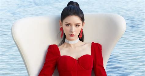 China Entertainment News Zhang Yuxi Poses For Photo Shoot