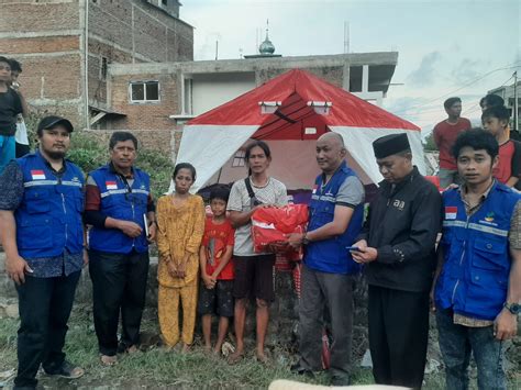 Respon Cepat TAGANA Dan Dinsos Sinjai Bantu Korban Kebakaran Di Jalan