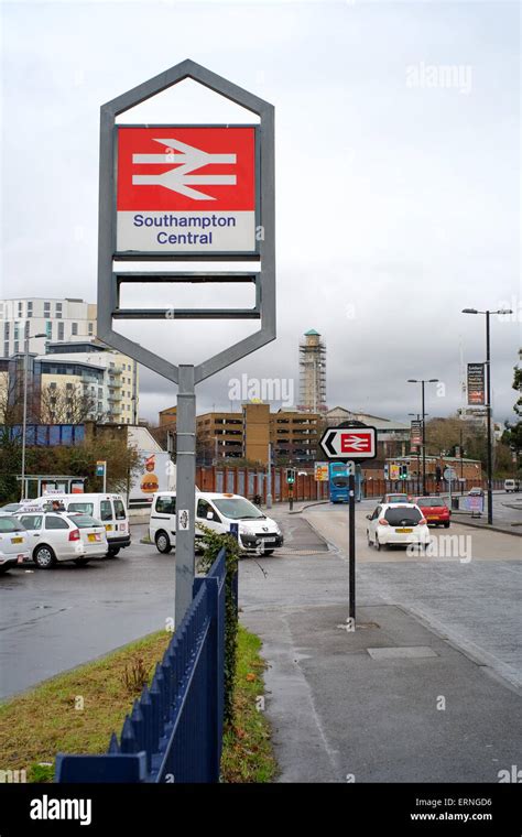 Southampton Central Train Station Sign Stock Photo Alamy