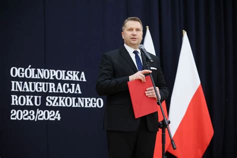 Czarnek w fotelu premiera Nawet wyborcy PiS tego nie chcą SONDAŻ