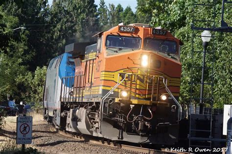 Bnsf Leading The Coast Starlight Pacific Northwest