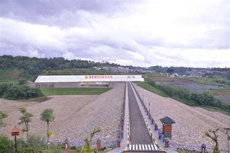 Rri Co Id Pertama Di Indonesia Bendungan Dry Dam Ciawi Dan Sukamahi