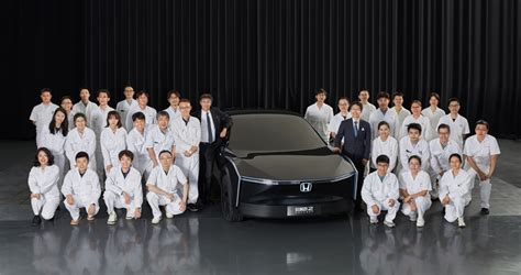 Honda En2 Concept全球首发 惊艳亮相第五届进口博览会 先进安全驾驶辅助系统“安全超感honda Sensing 360”重磅