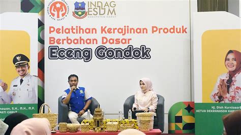 Warga Sekitar Situ Bagendit Dilatih Buat Kerajinan Dari Eceng Gondok