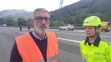 Maltempo A Bergamo Statale Della Val Seriana Chiusa Al Traffico Per