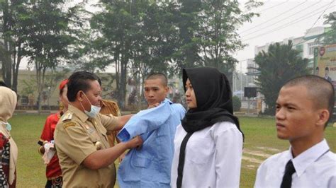 Buka Kegiatan Pkkmb Psdku Polnep Di Sanggau Ini Pesan Bupati Paolus