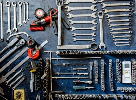 10 Types of Wrenches Every Mechanic Needs in Their Shop - Old Cars ...