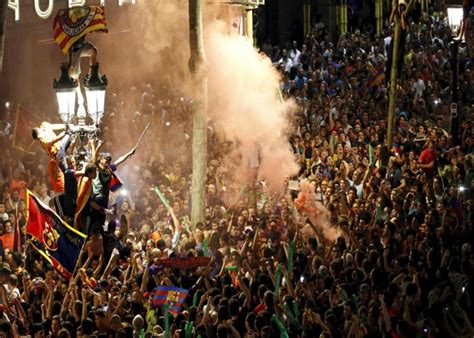 Fiesta en Canaletas por el título del Barcelona Diario Deportes El