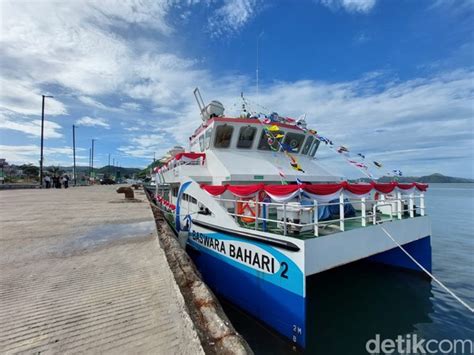 Foto Kapal Wisata Bottom Glass Pesona Baru Labuan Bajo